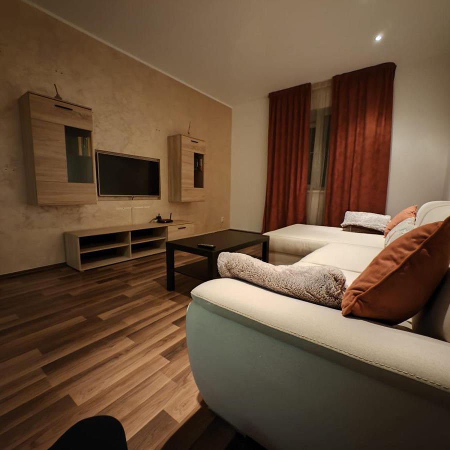 Biaparthotel Bukarest Exteriör bild