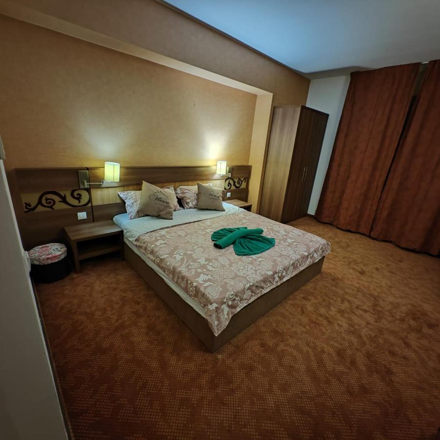 Biaparthotel Bukarest Exteriör bild
